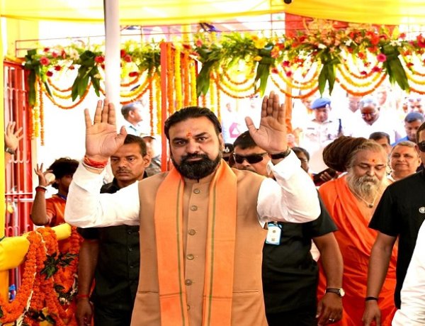 राजगीर में मलमास मेला-2026 का CM ने किया उद्घाटन एवं प्रमुख संतों के साथ किया ध्वजारोहण