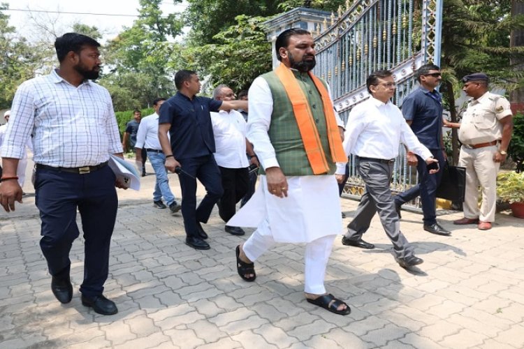 CM सम्राट चौधरी पैदल लोक सेवक आवास से मुख्यमंत्री सचिवालय जाते हुए, देखिए तस्वीरें