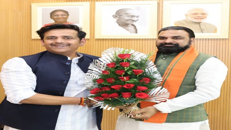 बिहार में फिल्म उद्योग को बढ़ावा देने के लिए रोड मैप बनाएगी सरकार, सीएम से मिले रविकिशन