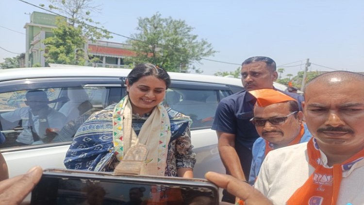मंत्री श्रेयसी सिंह का अजगैविनाथ धाम में हुआ भव्य स्वागत, उद्योग लगाने की मांग की गई