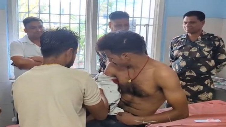 गर्लफ्रेंड से बात करने से मना करने पर साला ने अपने जीजा को गोली मार दी, जख्मी हालत में भर्ती