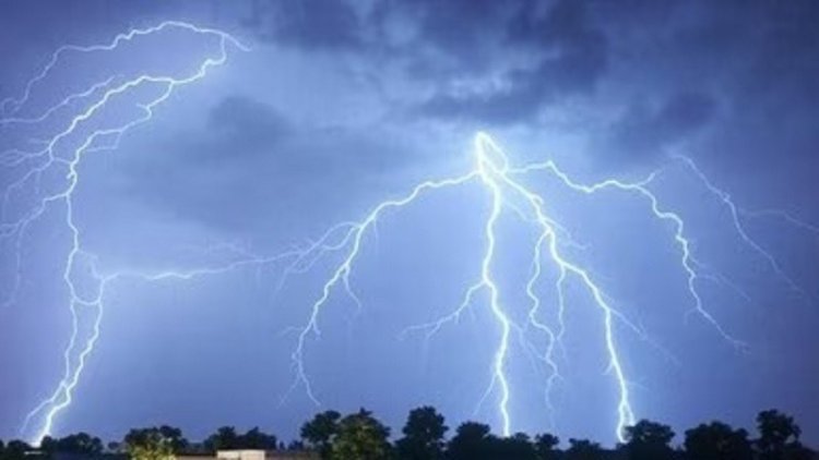 नवादा में वज्रपात का कहर: महिला समेत चार की मौत, चार थाना क्षेत्रों में अलग-अलग घटनाएं