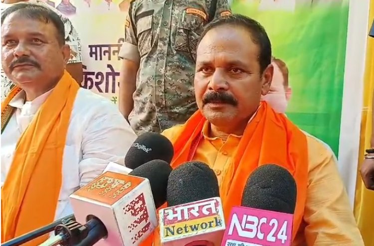 मंत्री बनने के बाद पहली बार चंपारण पहुंचे नंदकिशोर राम, कार्यकर्ताओं ने किया भव्य स्वागत.
