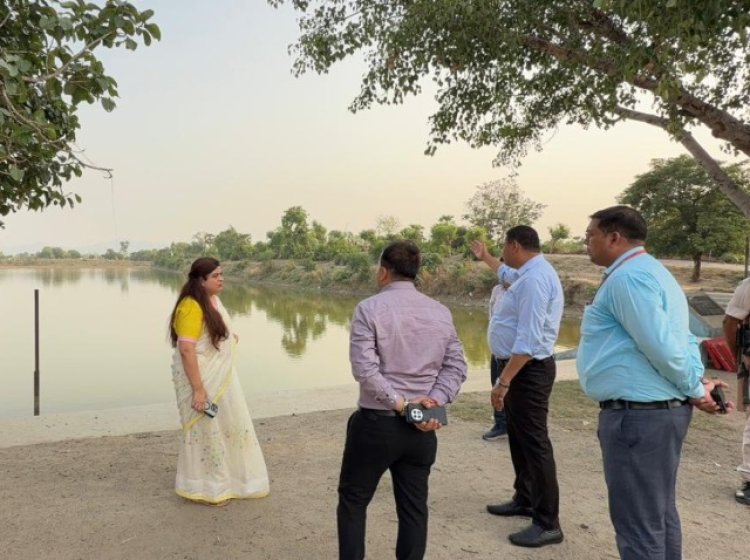औरंगाबाद के जिला पदाधिकारी अभिलाषा शर्मा ने किया उमंगेश्वरी तालाब का निरीक्षण, योजना पदाधिकारी को दिया ये आदेश