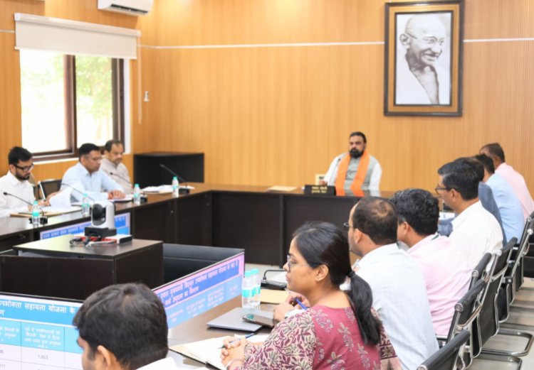 सीएम सम्राट चौधरी ने की ऊर्जा विभाग की समीक्षा बैठक, छतों पर सोलर प्लेट लगाने के लिए उपभोक्ताओं को प्रोत्साहित करेगी सरकार