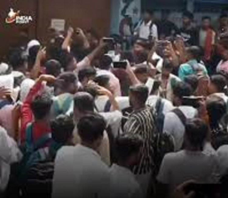 SSC GD एग्ज़ाम्स में पपेर लीक और सिस्टम हैकिंग  को  लेकर चात्रो का गुस्सा, मचाइ तोड फ़ोड