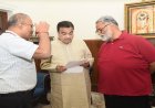 दियारा में दीघा-सोनपुर छह लेन पुल के पास एप्रोच रोड रैम्प निर्माण की मांग लेकर पप्पू यादव ने नितिन गडकरी से मिले