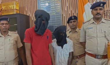 भागलपुर में पुलिस ने किया लूटकांड का खुलासा, लूटी गई चांदी की चेन, मोबाइल, बाइक के साथ दो अपराधी गिरफ्तार
