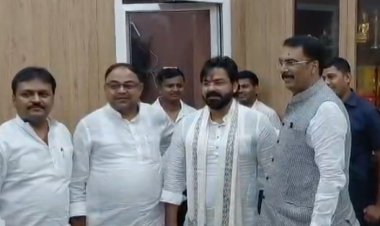 भोजपुरी स्टार पवन सिंह पहुंचे बीजेपी दफ्तर, सीएम सम्राट चौधरी से किया मुलाकात, पार्टी ने बनाया एमएलसी उम्मीदवार, इस दिन करेंगे नामांकन