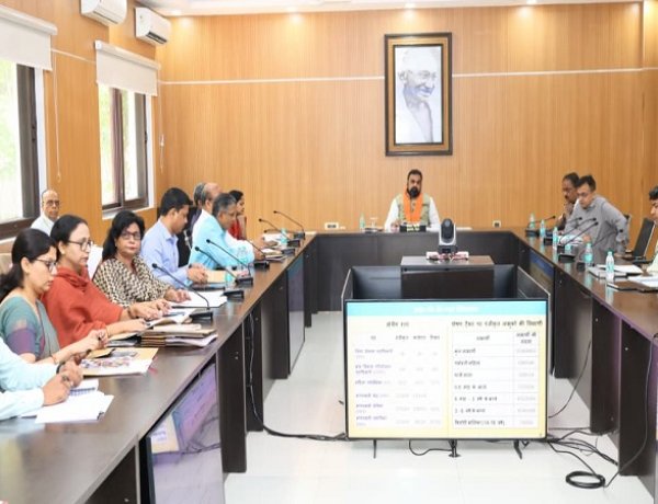 पेंशन योजनाओं को माह की 10 तारीख को लाभार्थियों के खातों में राशि का भुगतान हर हाल हो, देरी नहीं होनी चाहिए -सीएम
