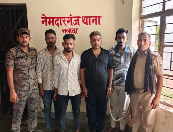सोशल मीडिया पर भौकाल मचाना चार युवकों को पड़ा भारी, पुलिस ने शस्त्र - कारतूस व बाइक के साथ किया गिरफ्तार