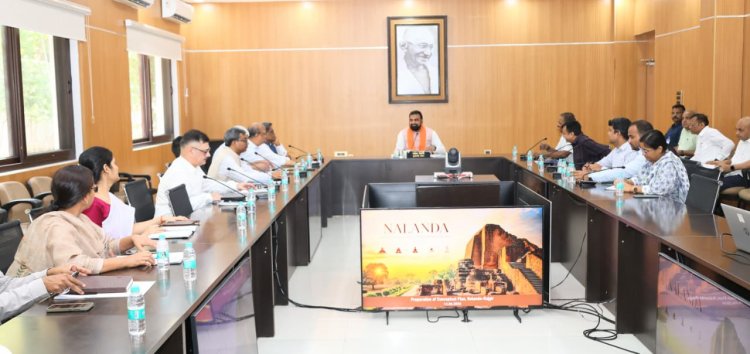 मुख्यमंत्री ने किसान जागरूकता वाहनों को हरी झंडी दिखाकर शारदीय (खरीफ) महाभियान-2026 का किया शुभारंभ।