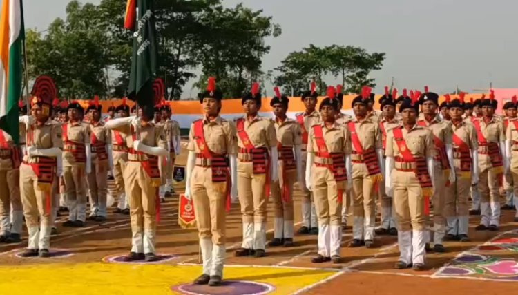 321 महिला सिपाहियों की पासिंग आउट परेड संपन्न, डीआईजी ने दिलाई शपथ