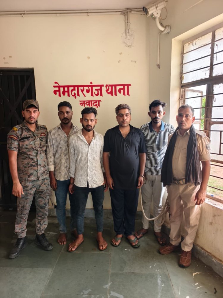 सोशल मीडिया पर भौकाल मचाना चार युवकों को पड़ा भारी, पुलिस ने शस्त्र - कारतूस व बाइक के साथ किया गिरफ्तार
