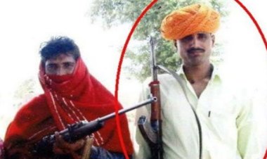 राजस्थान की अजमेर हाई सिक्योरिटी जेल में सोमवार को चंबल के डकैत जगन गुर्जर की हत्या कर दी गई. हत्या का आरोप उसी बैरक में बंद कैदी विष्णु जाट पर है.