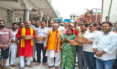 तारापीठ में मां तारा के दर्शन-पूजन कर डॉ. प्रेम कुमार ने राज्य एवं देशवासियों के सुख-समृद्धि की कामना की