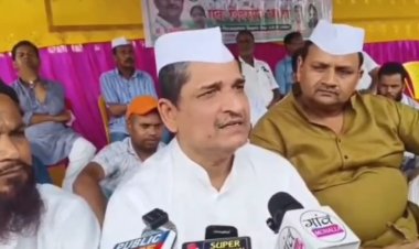 "संस्कृत और अंग्रेजी बाहर से आई भाषाएं..." किशनगंज कांग्रेस सांसद का बड़ा दावा,  बोले- उर्दू देश की अपनी ज़बान है...
