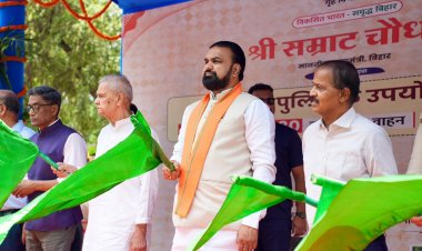 CM सम्राट चौधरी ने हरी झंडी दिखाकर रवाना कीं 48  पुलिस बसें, 30 चार पहिया वाहन और 6 एम्बुलेंस...