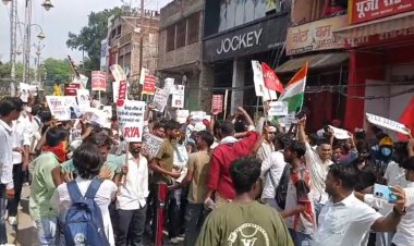 सीवान में 'बिहार बंद' का भारी असर! जेपी चौक पर जाम, डीएम-एसपी खुद सड़कों पर उतरे