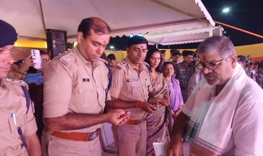 श्रावणी मेले में बनारस की तर्ज पर हुई गंगा महाआरती, डीएम ने पंडितों को किया सम्मानित