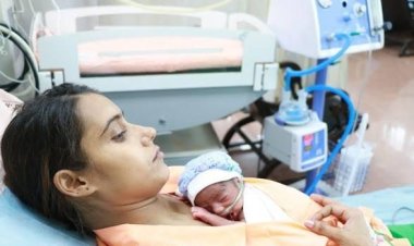 50 हजार की घूस न देने पर शिक्षिका के बच्चे की मौत , 2 क्लर्क सस्पेंड...