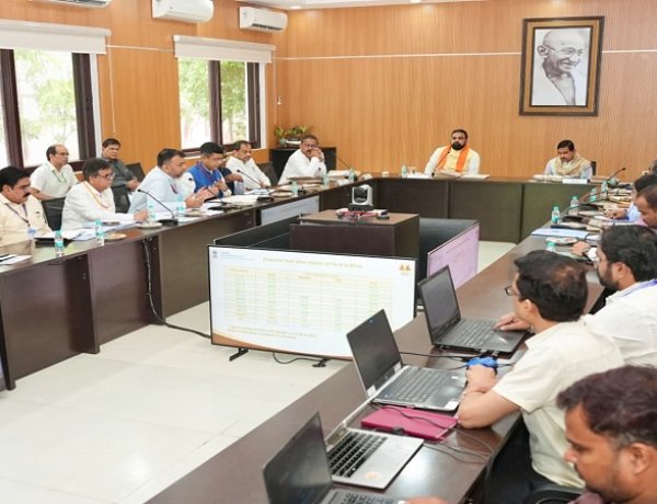 सभी किसानों को सुबह 6 बजे से शाम 6 बजे तक एग्रीकल्चर फीडर से विद्युत आपूर्ति करने का मुख्यमंत्री ने दिया निर्देश