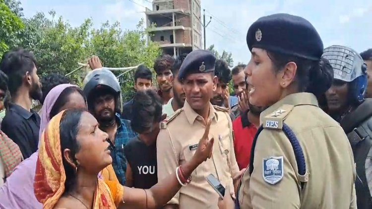 Bhagalpur News: बाइपास पर हाइवा और अज्ञात वाहन की टक्कर से दो मौतें, सड़क जाम