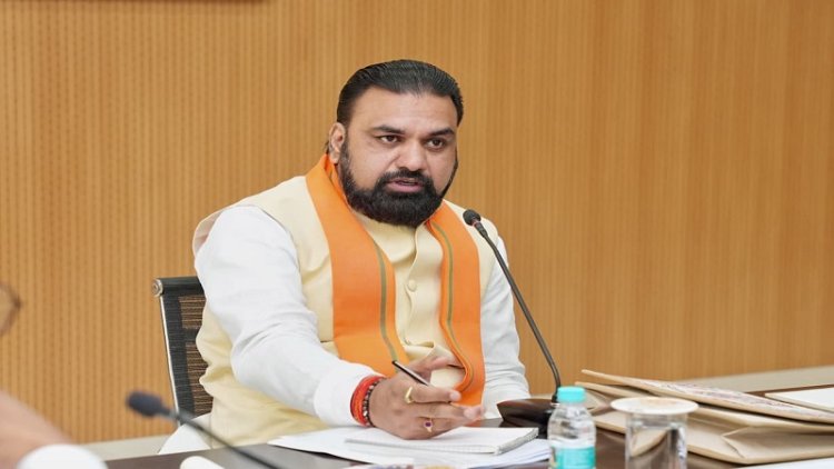 बड़ी खबरः एक करोड़ नये राशन कार्ड बनाने का मुख्यमंत्री ने दिया निर्देश