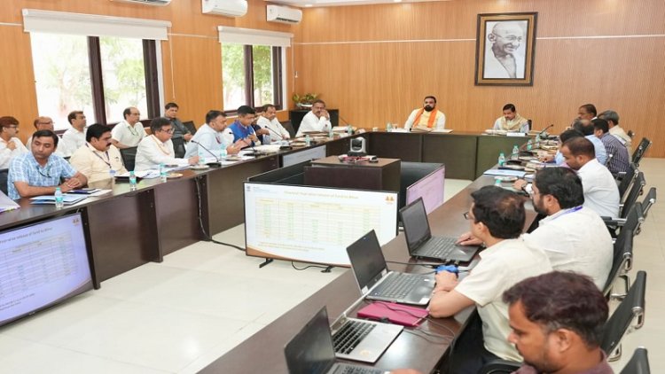 सभी किसानों को सुबह 6 बजे से शाम 6 बजे तक एग्रीकल्चर फीडर से विद्युत आपूर्ति करने का मुख्यमंत्री ने दिया निर्देश
