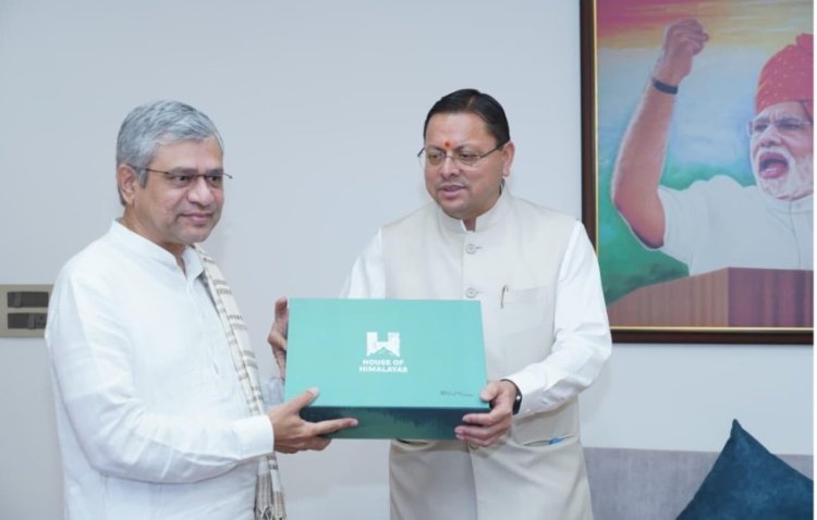 मुख्यमंत्री ने केंद्रीय रेल मंत्री से रेल परियोजनाओं एवं कनेक्टिविटी विस्तार पर की चर्चा
