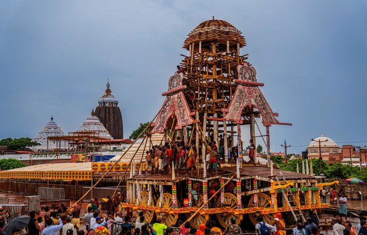 जय जगन्नाथ! पुरी में उमड़ा आस्था का महासैलाब; जानिए महाप्रभु के रथ 'नंदिघोष' और 15 दिन बीमार रहने की अनोखी परंपरा