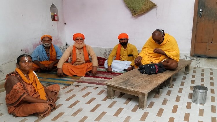 पश्चिम चंपारण: प्राचीन रामजानकी मंदिर से साधुओं का सामान चोरी, पुलिस जांच में जुटी