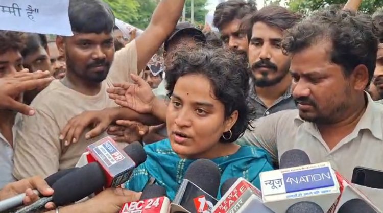 गया जी में 'बिहार बंद' का असर! सड़कों पर उतरे छात्र, धर्मेंद्र प्रधान के इस्तीफे की मांग