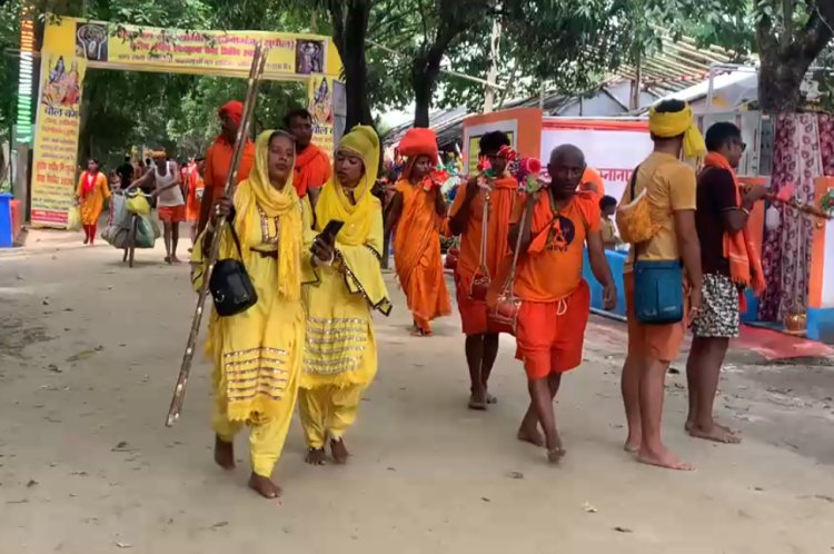 सावन के दूसरे दिन उमड़ा आस्था का सैलाब, ‘बोल बम’ के जयघोष से गूंजा कांवरिया पथ
