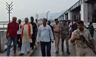 बिहार में दिखने लगा बाढ़ का असर, बाढ़ को देखते हुए 72 घंटे का अलर्ट